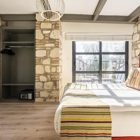 Delightful Flat Near Hadrians Gate Апартаменты *